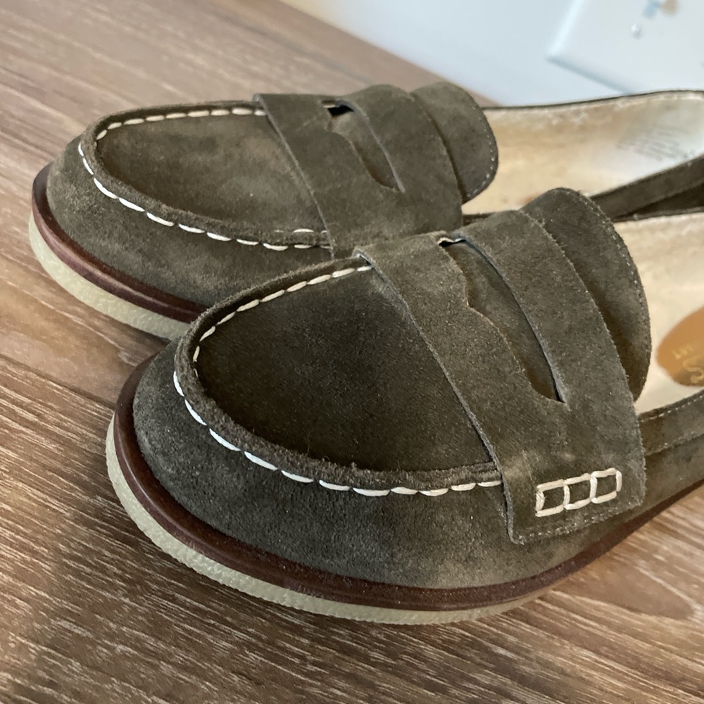 Aerosoles Women’s Penny Loafers Size 7.5 Olive Green Normcore Classic Preppy